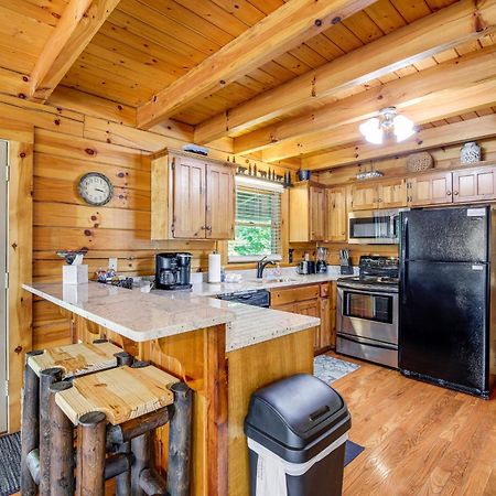 Pigeon Forge Cabin Premier Location And Hot Tub Екстер'єр фото