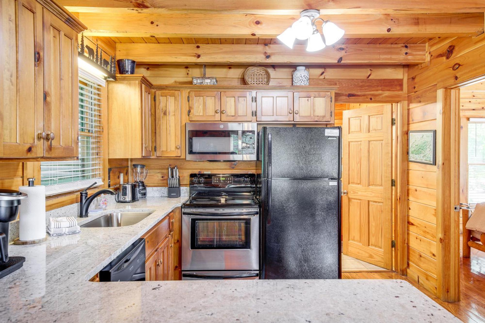 Pigeon Forge Cabin Premier Location And Hot Tub Екстер'єр фото