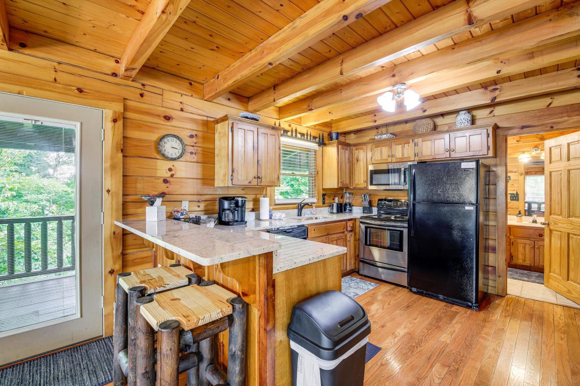 Pigeon Forge Cabin Premier Location And Hot Tub Екстер'єр фото