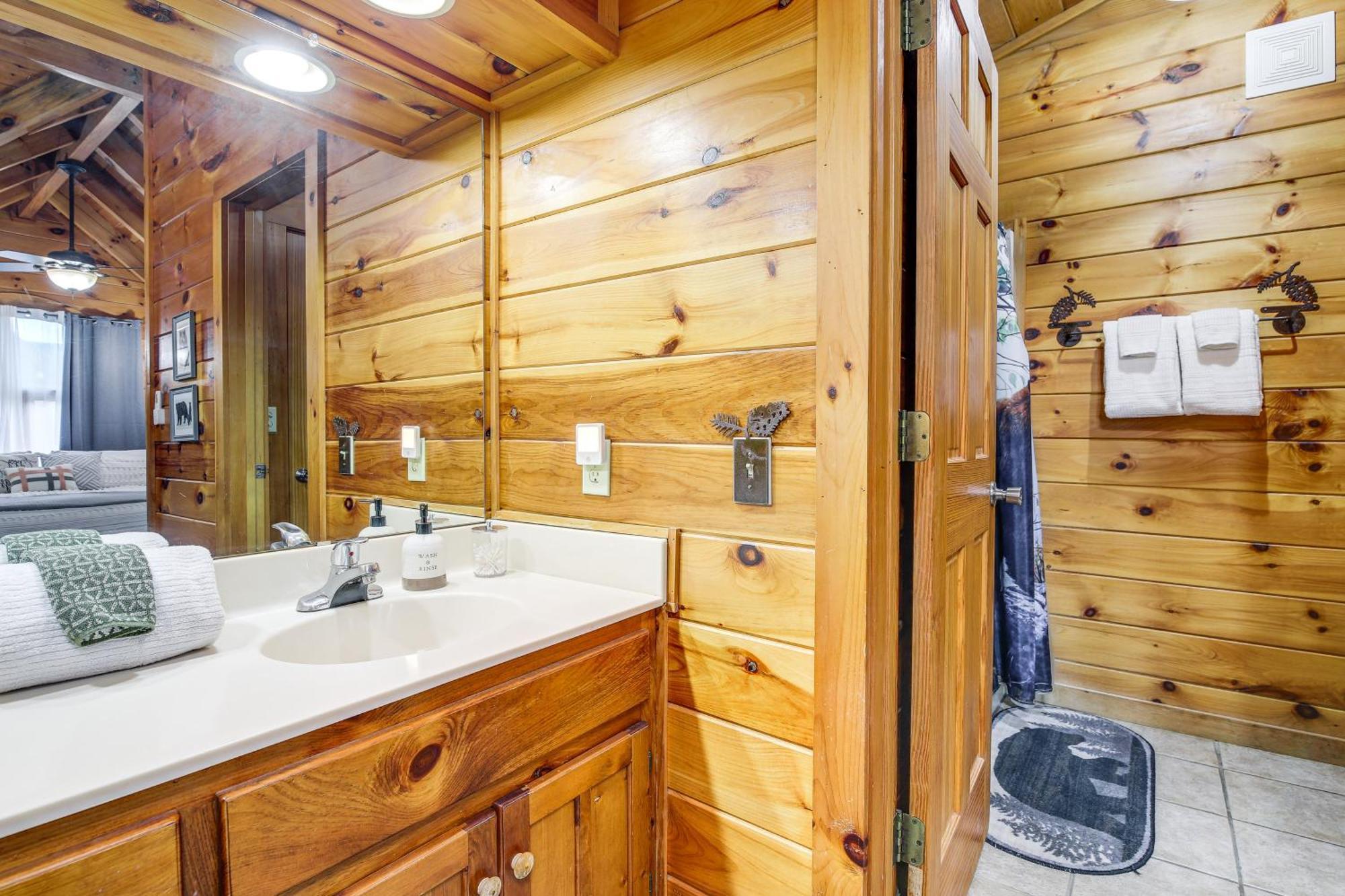 Pigeon Forge Cabin Premier Location And Hot Tub Екстер'єр фото