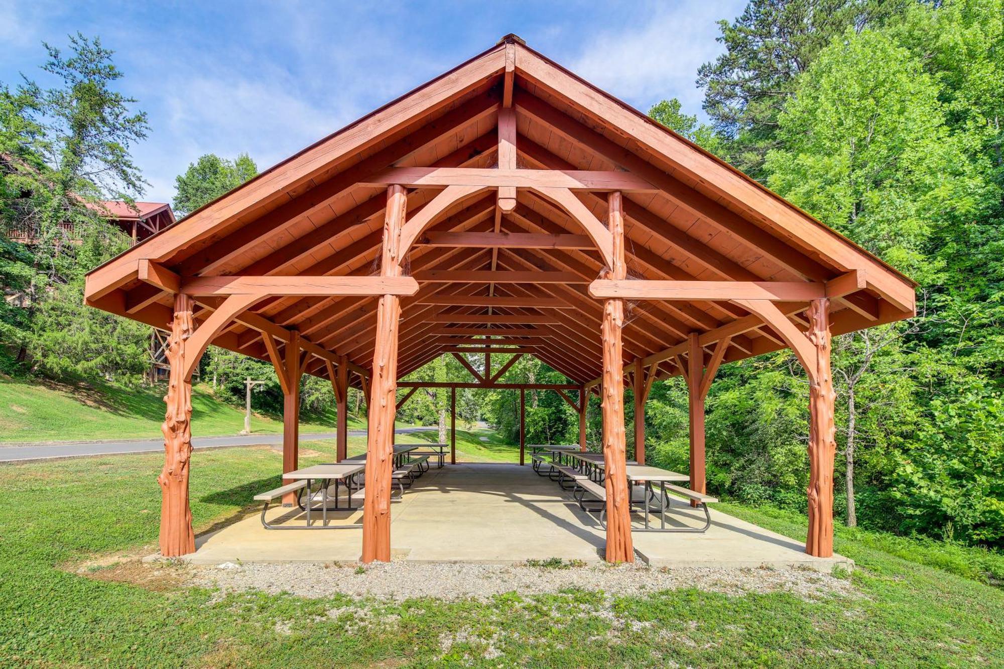 Pigeon Forge Cabin Premier Location And Hot Tub Екстер'єр фото