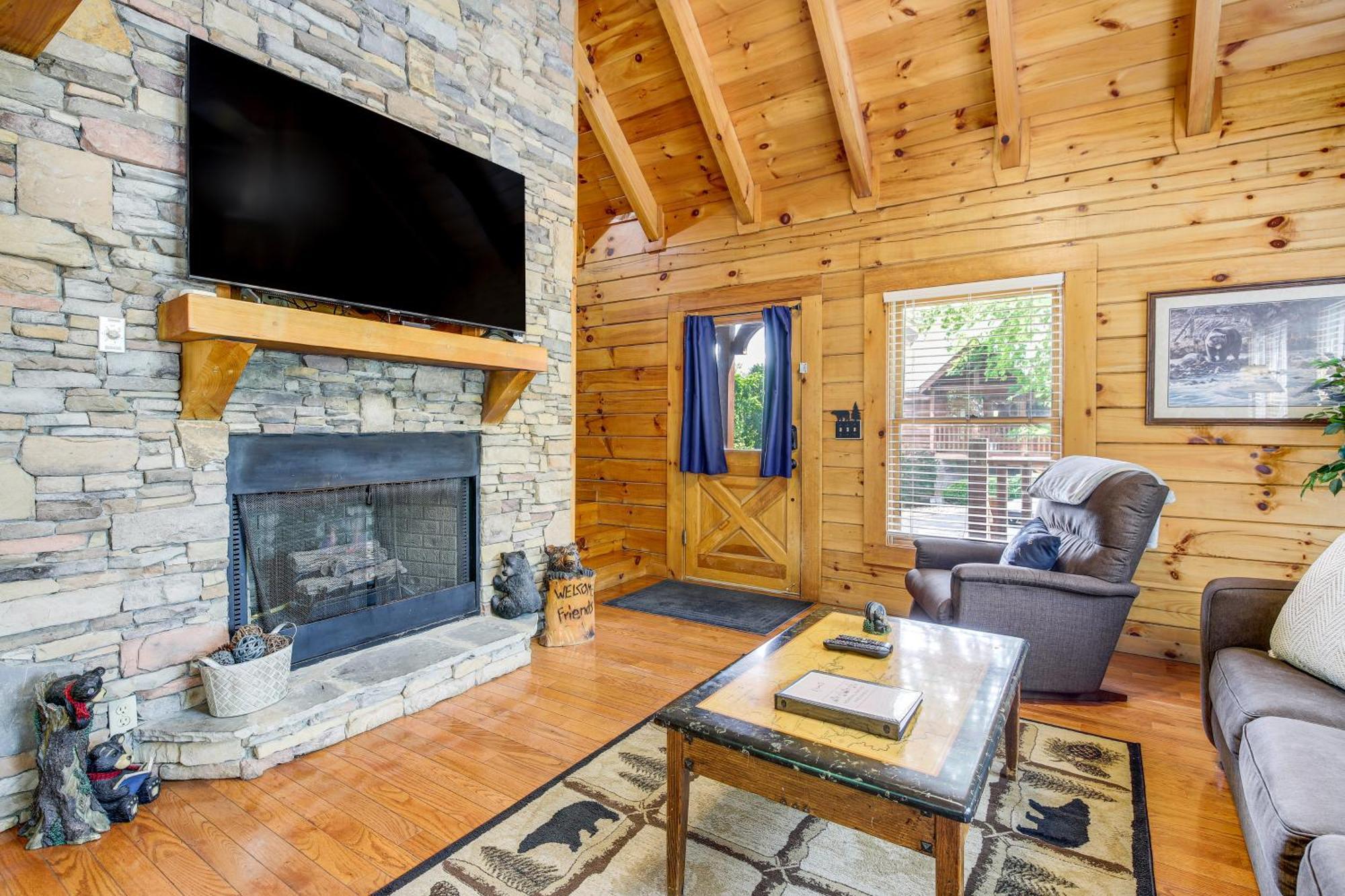 Pigeon Forge Cabin Premier Location And Hot Tub Екстер'єр фото
