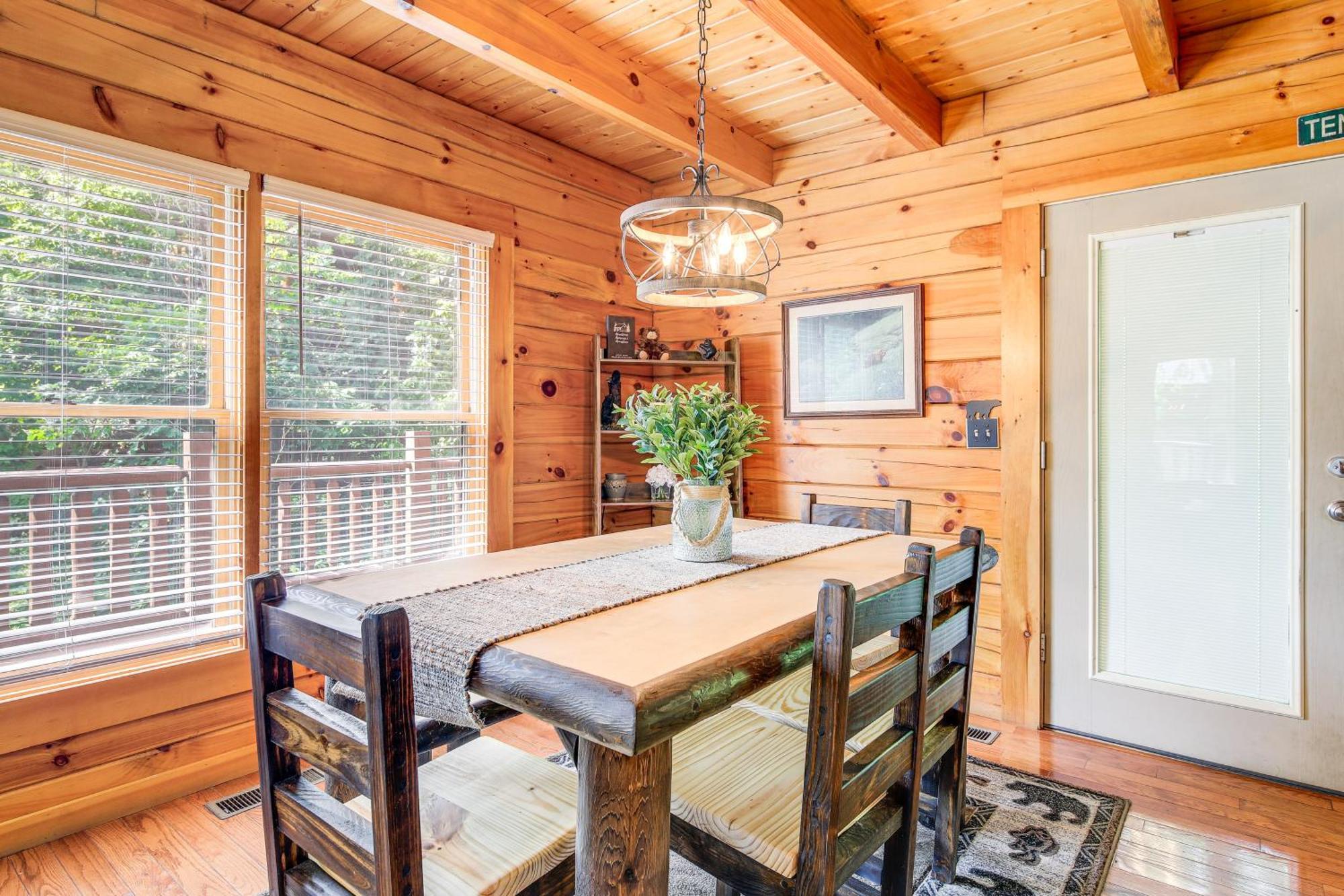 Pigeon Forge Cabin Premier Location And Hot Tub Екстер'єр фото
