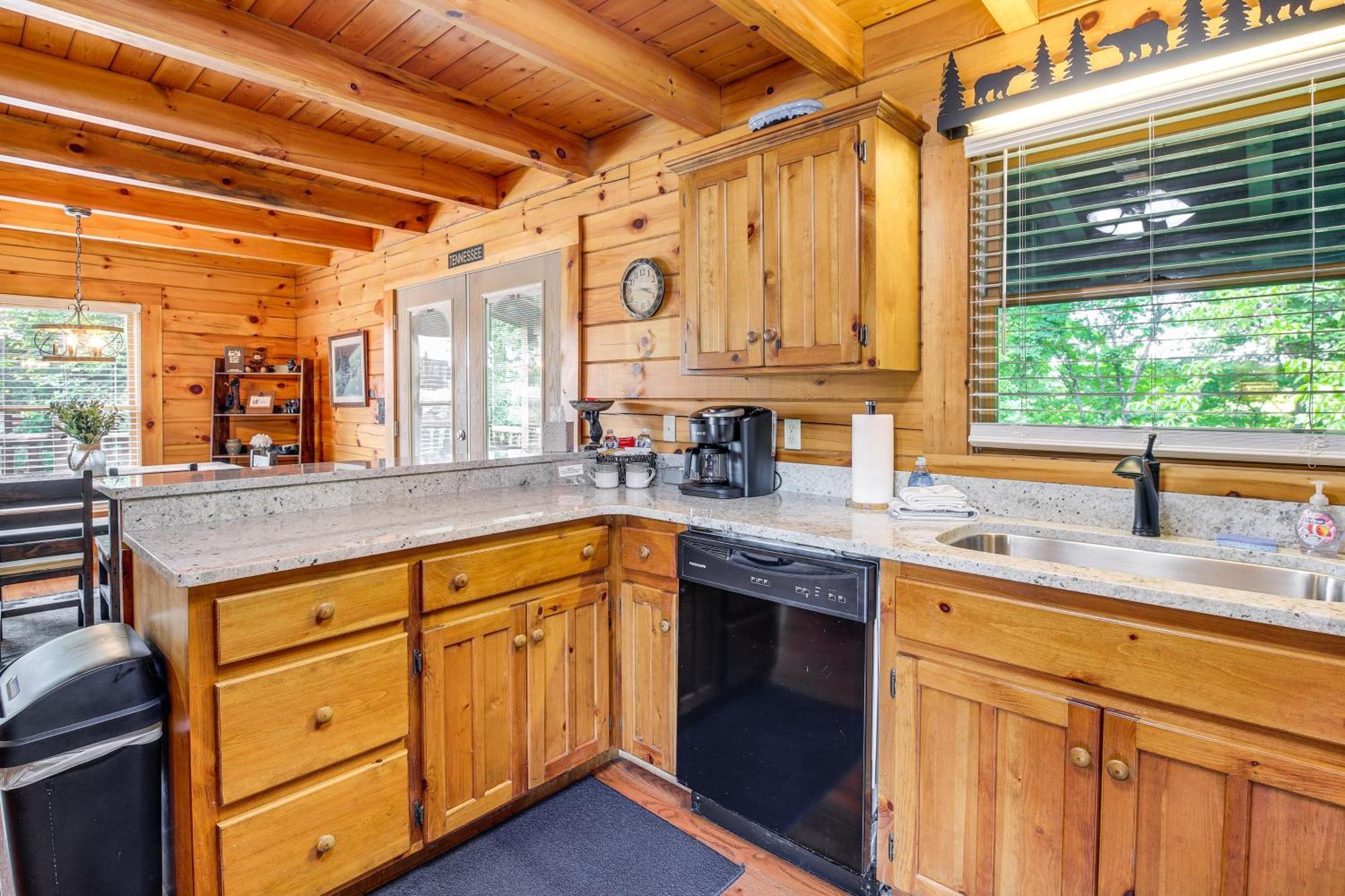 Pigeon Forge Cabin Premier Location And Hot Tub Екстер'єр фото